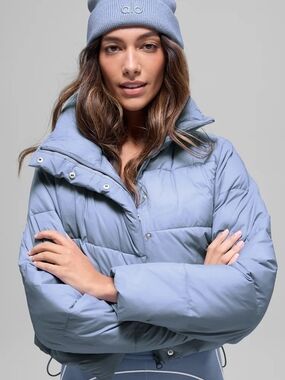ALO Yoga Women’s Light Blue Puffer Jacket